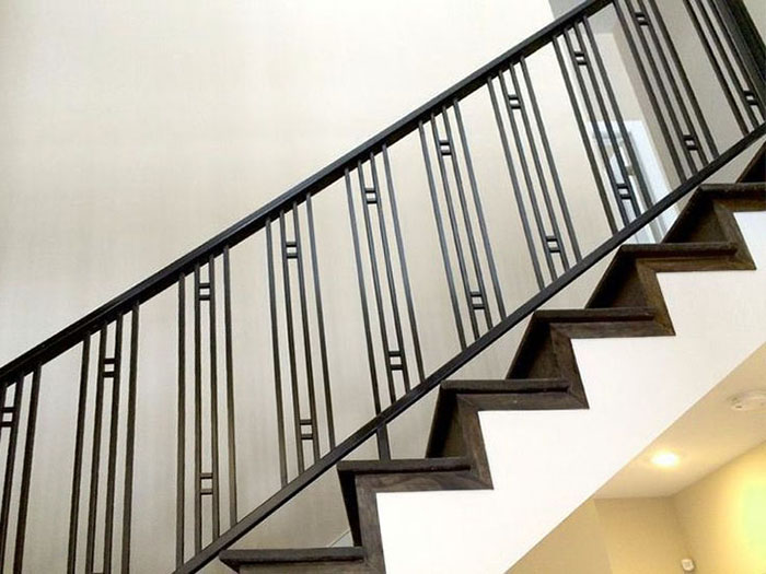 Thi công tay vịn cầu thang sắt giá rẻ tại TPHCM